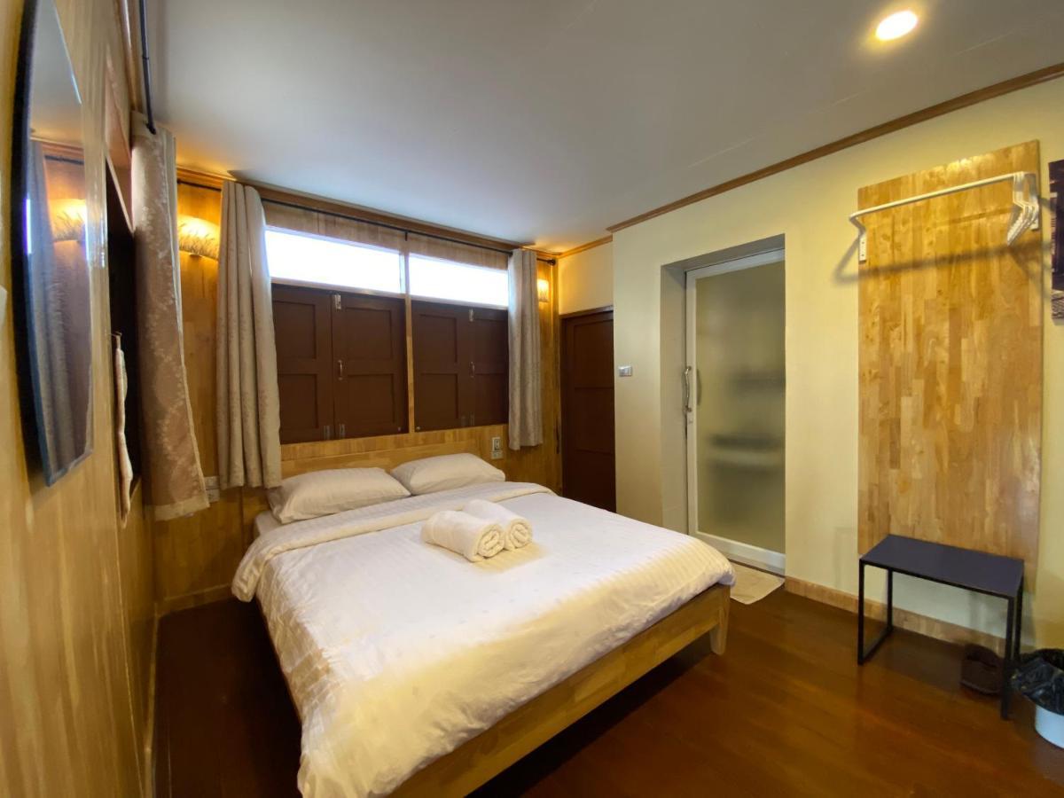 Bed In Beyt Boutique Hotel Nonthaburi Exteriör bild